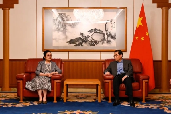 中国驻日本大使吴江浩会见访日代表团全体成员
